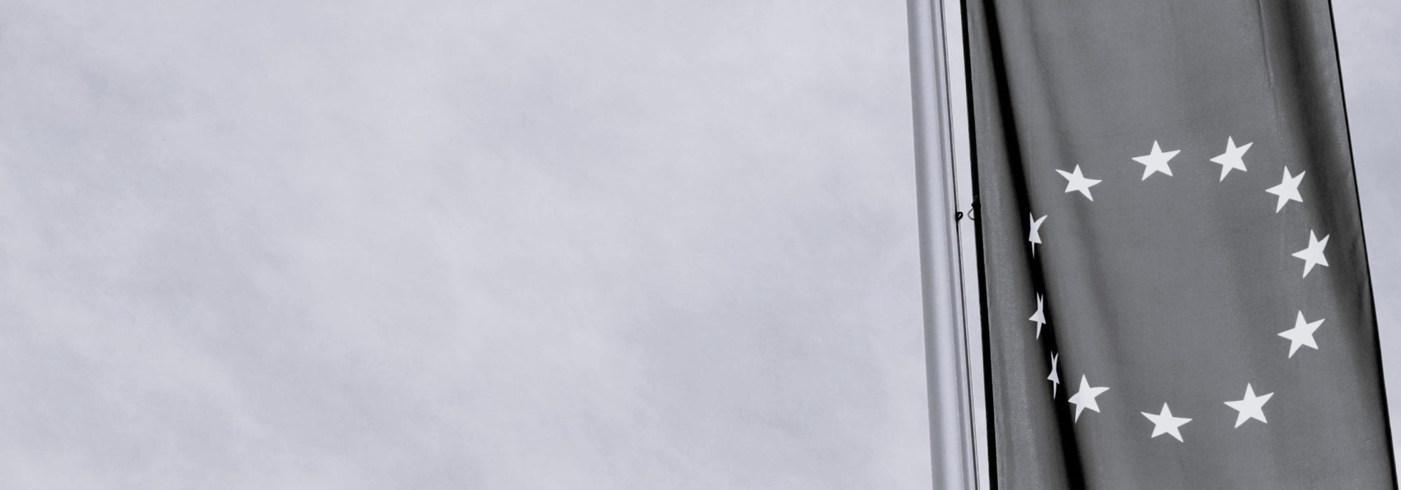 sky-europe-line-mast-flag-blue-1084714-pxhere.com